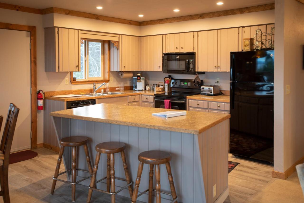 Bear Creek Winery And Lodging Bed & Breakfast Хоумър Екстериор снимка
